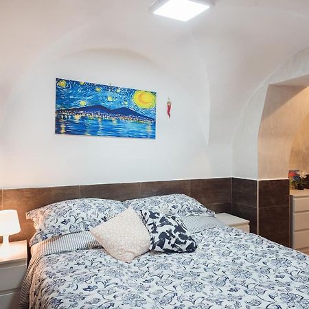 (Room in Naples) Casetta Decumani Esterno foto