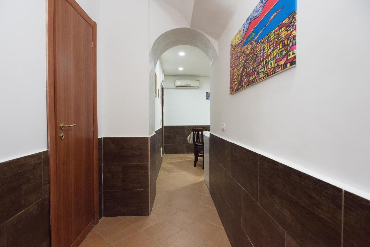 (Room in Naples) Casetta Decumani Esterno foto